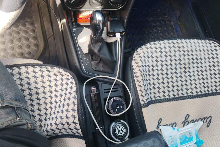 Used Volkswagen Lavida 2015 1.6L Automatic Comfort Edition Gear Lever