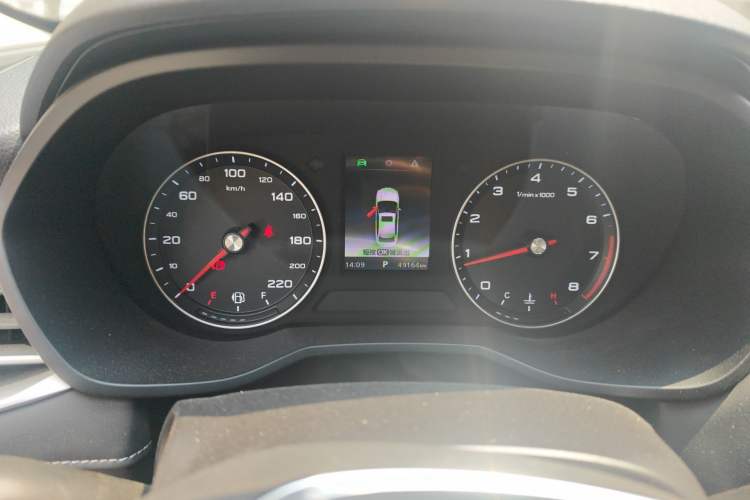 Used Roewe i5 2019 1.5L Automatic 4G Connected Langhao Edition Instrument Cluster