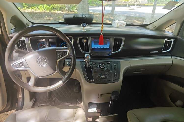 Used Buick GL8 2011 3.0L GT Luxury Business Haoya Edition
