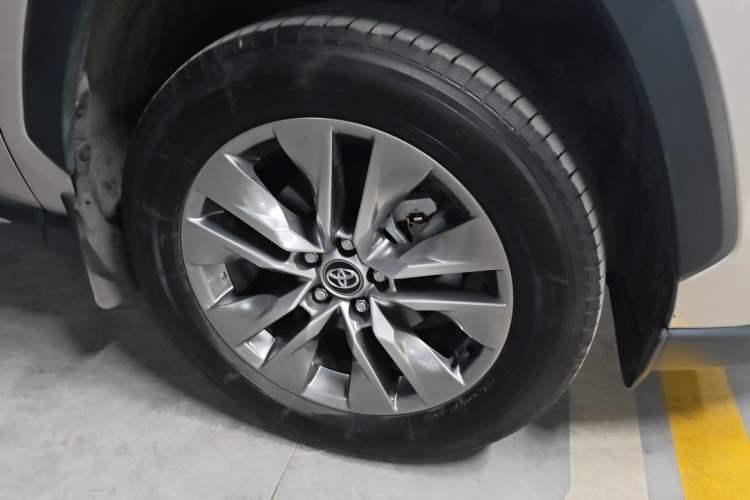 Used Toyota Wildlander 2023 2.0L CVT Two-Wheel Drive Urban Edition Right Front Wheel Hub