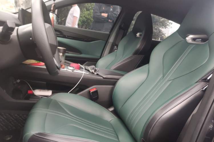 Used CHANGAN UNI-V iDD 2024 Blue Whale Smart Electric iDD 136km ZhiKu Model Left Front Seat