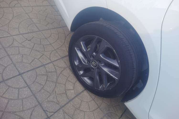 Used BYD Qin New Energy 2019 High-Range Deluxe Model Right Rear Wheel Hub