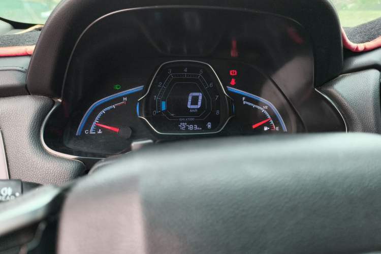 Used Luxgen U5 SUV 2017 1.6L Manual Jazz Edition Odometer Close Up