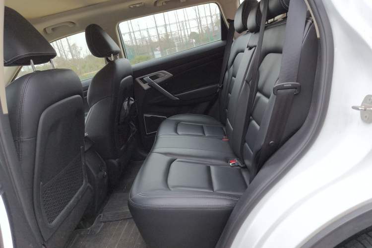 Used Geely Auto Emgrand X7 Sport 2016 2.0L Manual ZhiShang Version
