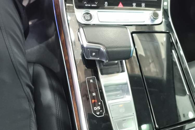 Used Audi Q7 2022 55 TFSI quattro S line Sport model