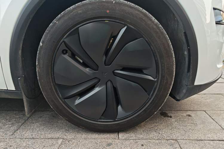 Used Tesla Model Y 2025 Rear-Wheel Drive First Edition