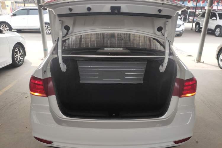 Used Volkswagen Santana 2019 1.5L Manual Fashion Edition China VI Standard Trunk