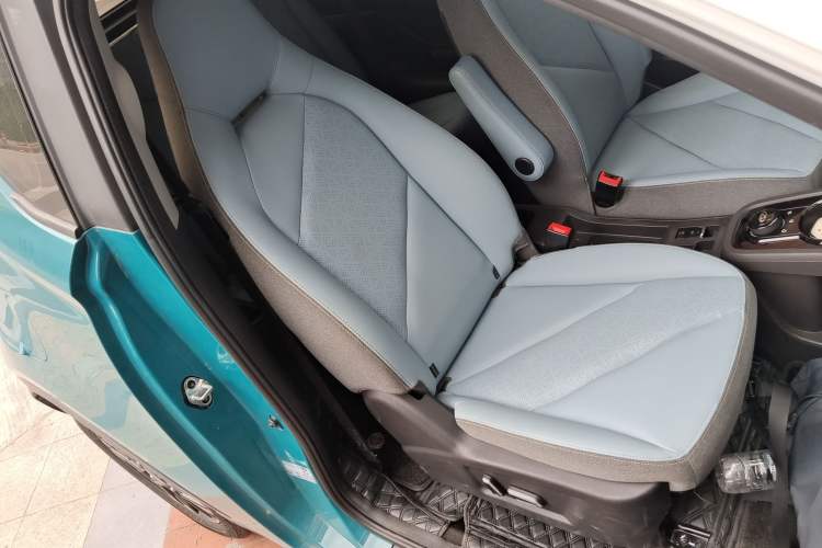 Used Chery New Energy Little Ant 2022 Restyled Version Sweet Pink Edition Half-Sugar Version 30.6 kWh 30 kW 301 km