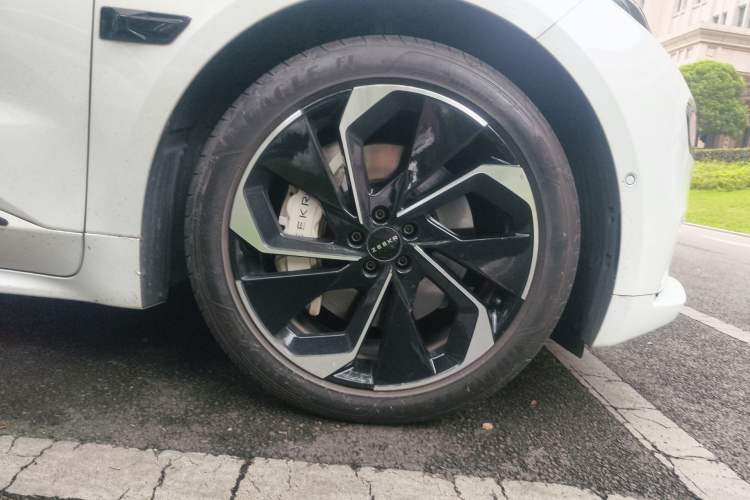 Used Zeekr 001 2023 WE Edition 100 kWh
