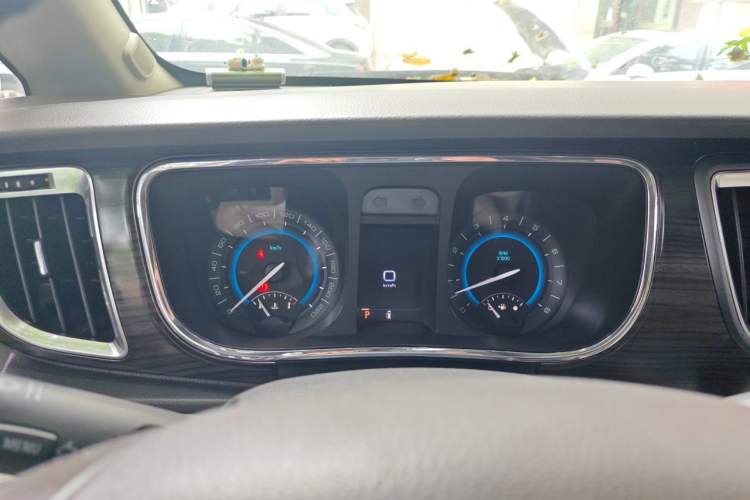 Used Buick GL8 2011 3.0L GT Luxury Business Haoya Edition