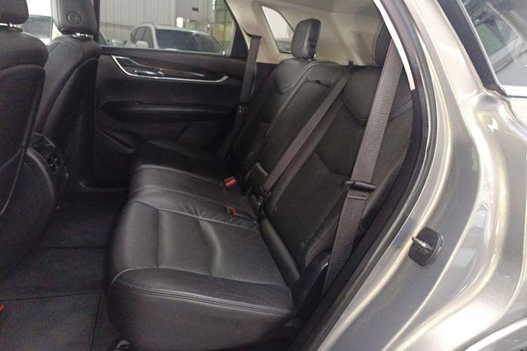 Used Cadillac XT5 2018 25T Luxury Model
