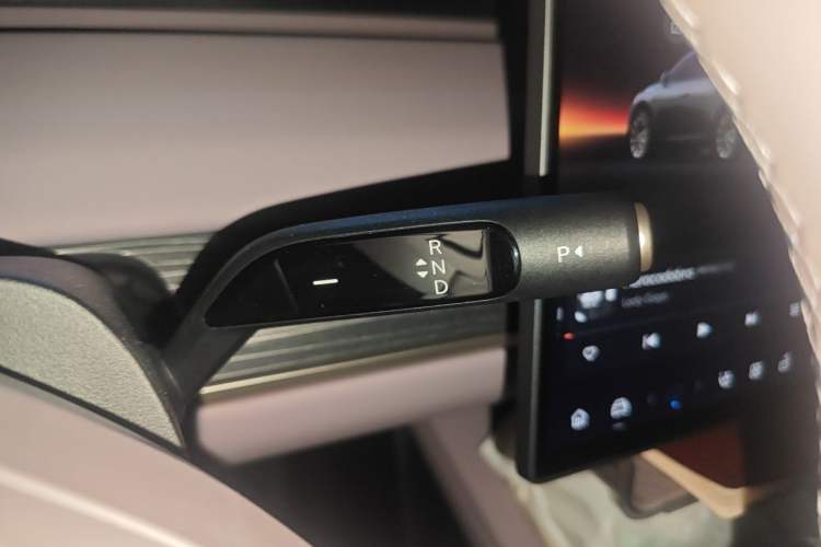 Used ONVO L60 2024 60 kWh Rear-Drive Version