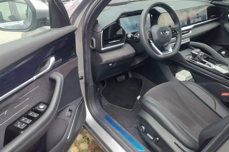 Used Geely Auto Monjaro L 2024 2.0TD High-Power Automatic Two-Wheel Drive Skyline Edition