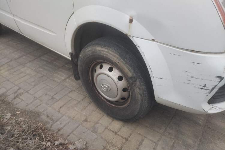 Used SAIC MAXUS Xintu V80 2021 2.0T Manual Classic Aoyuntong Short Wheelbase Ultra-Low Roof 5/6-Seater Right Front Wheel Hub