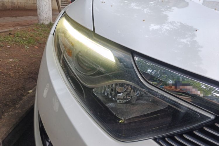 Used Soueast DX7 2016 1.5T Manual Triumph Edition Right Front Headlight