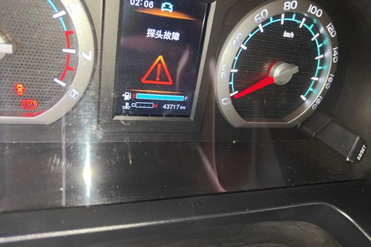 Used FORTHING Lingzhi 2020 M5L 1.6L Luxury 7-Seater Odometer Close Up