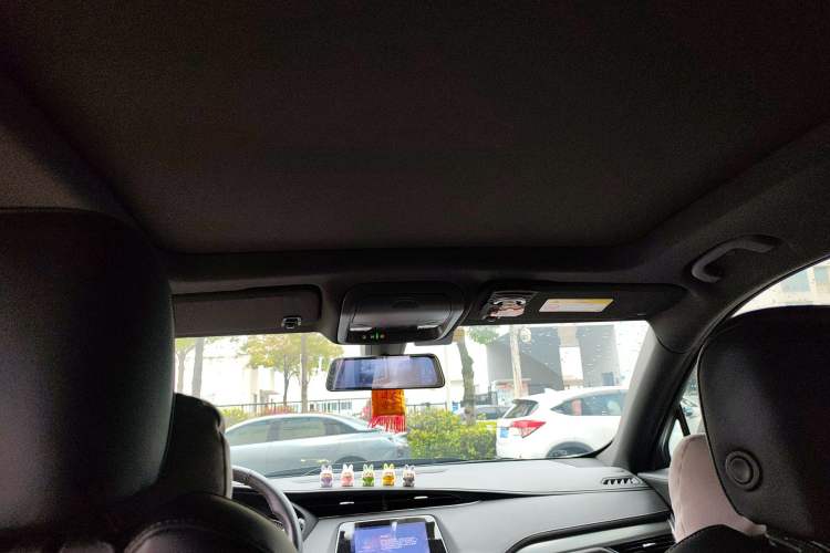 Used Cadillac XT4 2021 28T Two-Wheel Drive Luxury Version Headliner