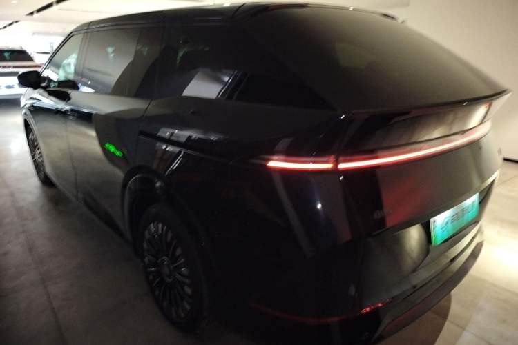 Used XPeng X9 2025 740 Ultra-Long Range Max