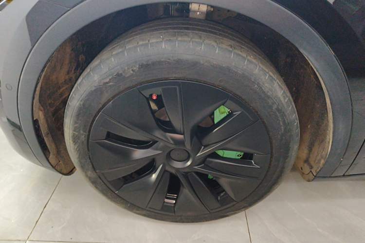 Used Tesla Model Y 2023 Rear-Wheel-Drive Version Left Front Wheel Hub