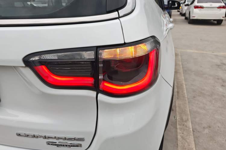 Used Jeep Compass 2017 200T Automatic Family Edition
