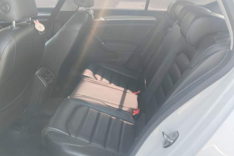 Used Volkswagen Golf 2015 1.4TSI Automatic Luxury Model Left Rear Seat