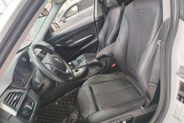 Used BMW 3 Series GT 2019 320i Sport Edition Left Front Seat