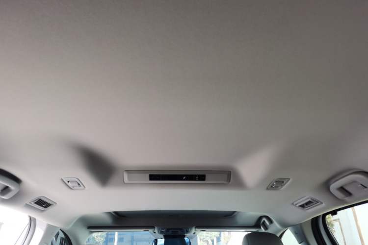 Used Toyota Granvia 2024 2.5L Hybrid Comfort Edition