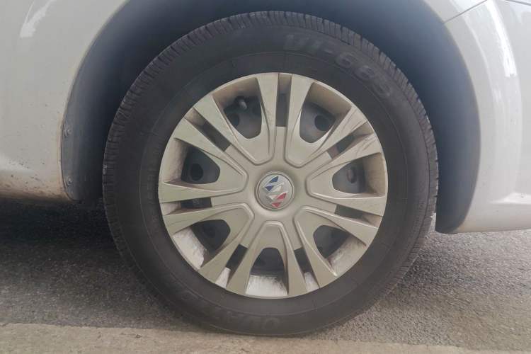 Used Buick Excelle 2013 1.5L Manual Classic Model Right Front Wheel Hub