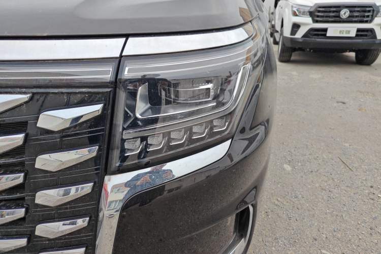 Used JAC Refine RF8 PHEV 2024 Zhiling Edition 1.5T 150KM Flagship Model – Lithium Iron Phosphate
