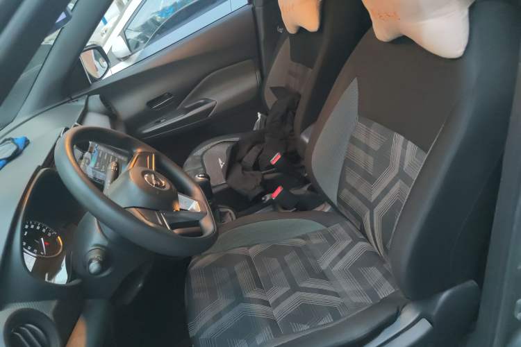 Used Nissan Kicks 2019 1.5L Manual Cool Edition