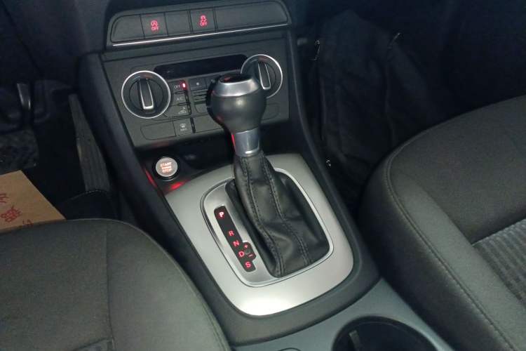 Used Audi Q3 2018 30th Anniversary Edition 30 TFSI Standard Model
