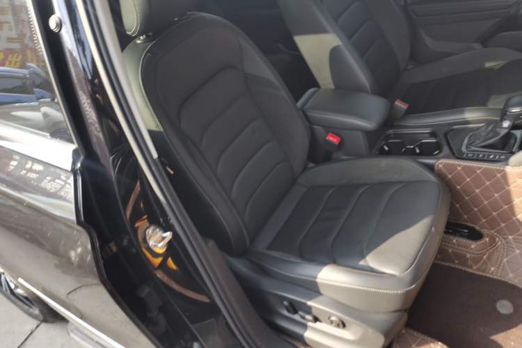 Used Volkswagen Tiguan L 2019 Revised 330TSI Automatic Two-Wheel Drive Smart & Luxury Edition China VI Standard
