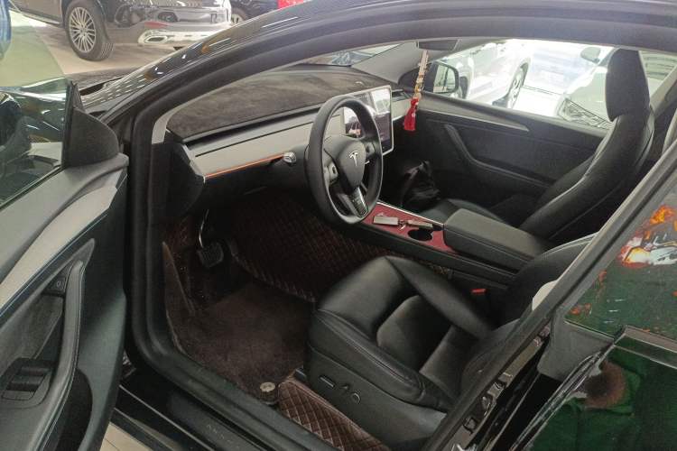 Used Tesla Model Y 2023 Rear-Wheel-Drive Version