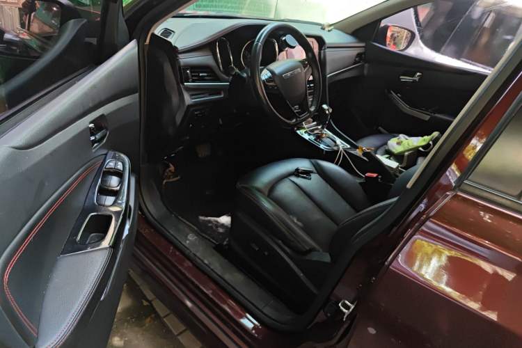 Used Venucia T70 2018 2.0L CVT Smart Enjoyment Version
