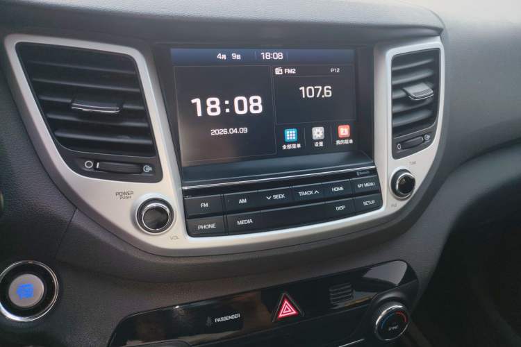 Used Hyundai Tucson 2015 1.6T Dual-Clutch Two-Wheel-Drive Smart Model Audio And AC Panel