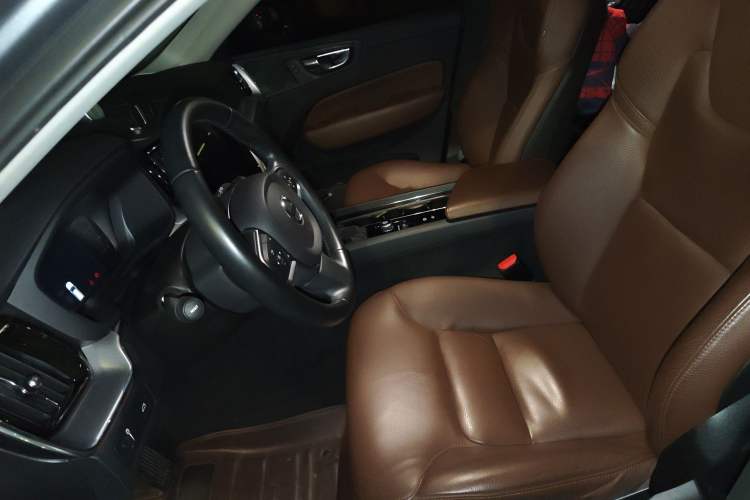 Used Volvo XC60 2019 T5 4x4 Smart Edition China VI Standard