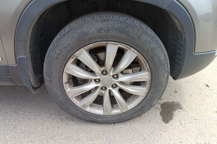 Used Kia Sorento 2012 2.2T Diesel Supreme Edition Right Front Wheel Hub