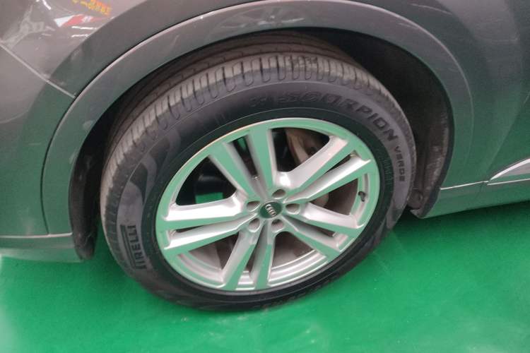 Used Audi Q7 2016 40 TFSI Comfort Model
