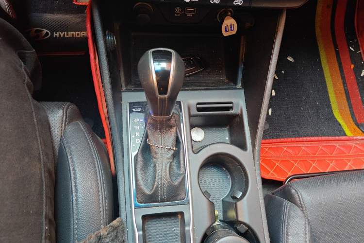 Used Hyundai Tucson 2018 1.6T Dual-Clutch Two-Wheel Drive 15th Anniversary Special Edition Gear Lever