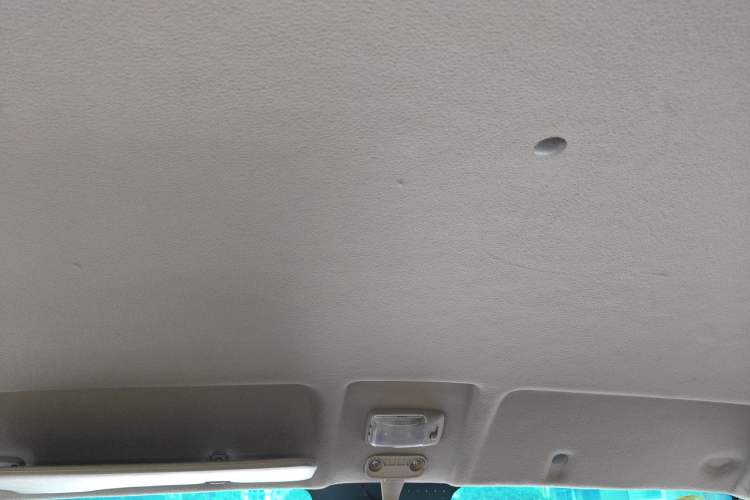 Used Jinbei Hiace X30 2023 1.5L Super-Comfortable Passenger Van 5/6/7-Seater Non-Air-Conditioned Version Model SWC15M
