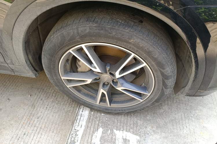 Used Audi Q5L 2020 Updated 40 TFSI Prestige Fashion Edition Right Front Wheel Hub