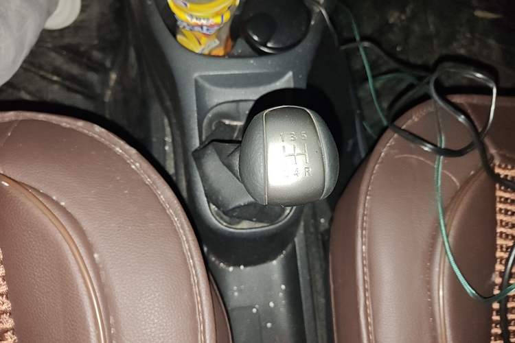 Used Nissan Livina 2013 Jingrui 1.6XL Manual Comfort Edition Gear Lever