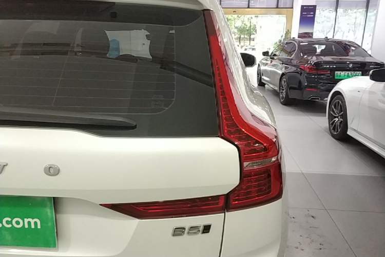 Used Volvo XC60 2022 B5 4x4 Smart Luxury Edition