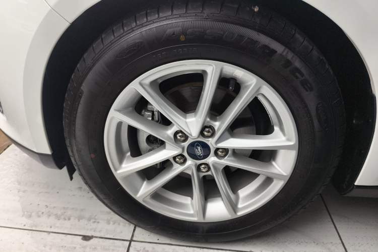 Used Ford Focus 2015 Sedan EcoBoost 180 Automatic Elite Model