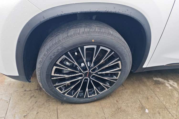 Used EXEED Lingyun 2025 300T Two-Wheel Drive Starry Edition Left Front Wheel Hub