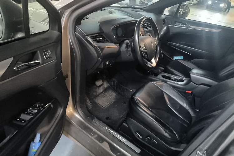 Used Lincoln MKC 2017 2.0T Two-Wheel Drive Deluxe Edition
