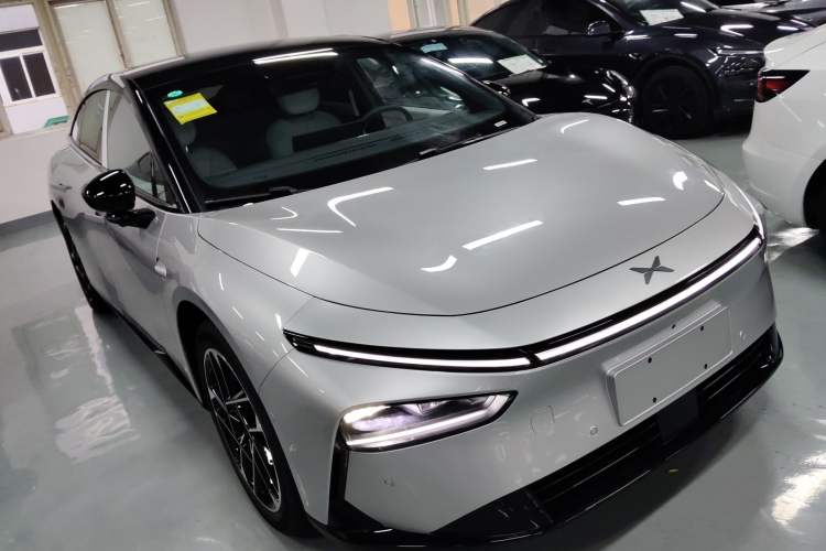 Used XPeng P7+ 2024 Long-Range Max Front Right 45 Deg