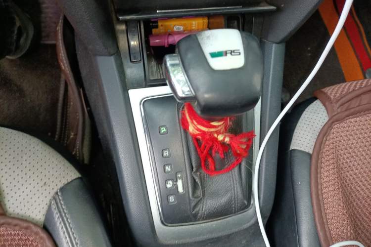 Used Skoda Octavia 2010 2.0 TSI RS Gear Lever