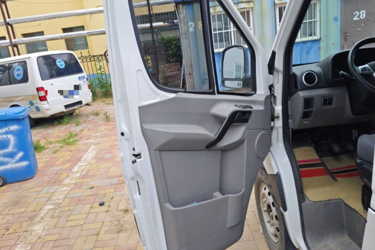 Used JAC Sunray 2022 2.0T Fuel-Efficient King PLUS Express Version Short Wheelbase 6-7 Seater – HFC4DB3-2E4
