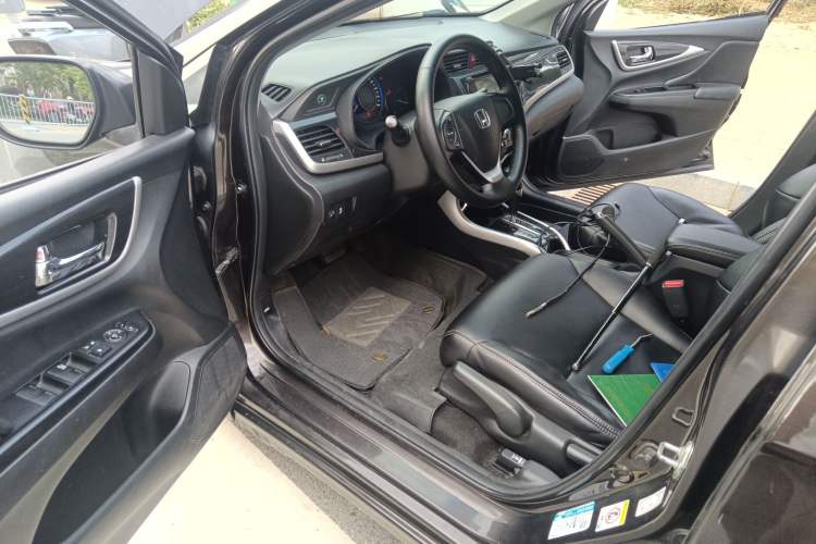 Used Honda Crider 2013 1.8L automatic luxury edition
